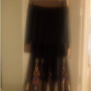 EUC Alice + Olivia Embroidered Maxi Skirt and Blouse Sz0